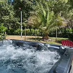 Vakantiehuis Maison Avec Jacuzzi, Proche De La *