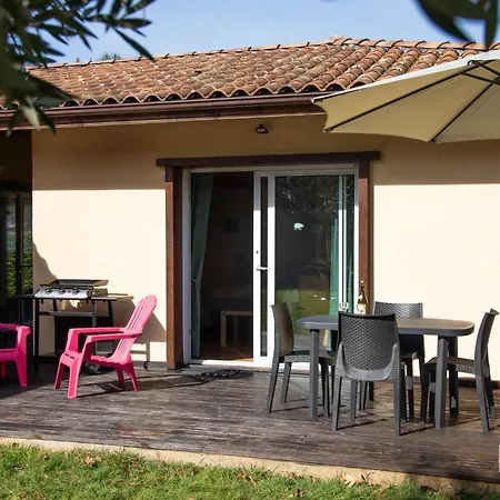 Maison Avec Jacuzzi, Proche De La Lévignacq