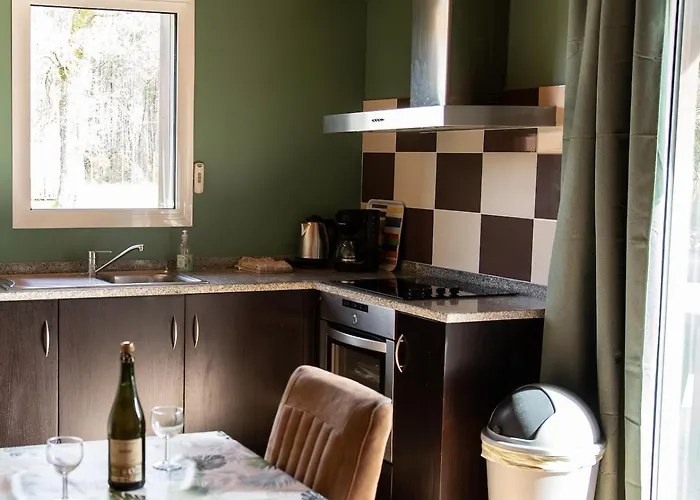 Maison Avec Jacuzzi, Proche De La Lévignacq